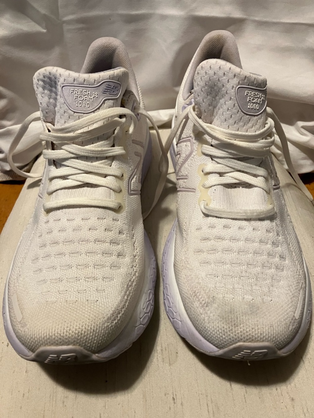 New Balance women’s 10.5 white  fresh foam sneakers like